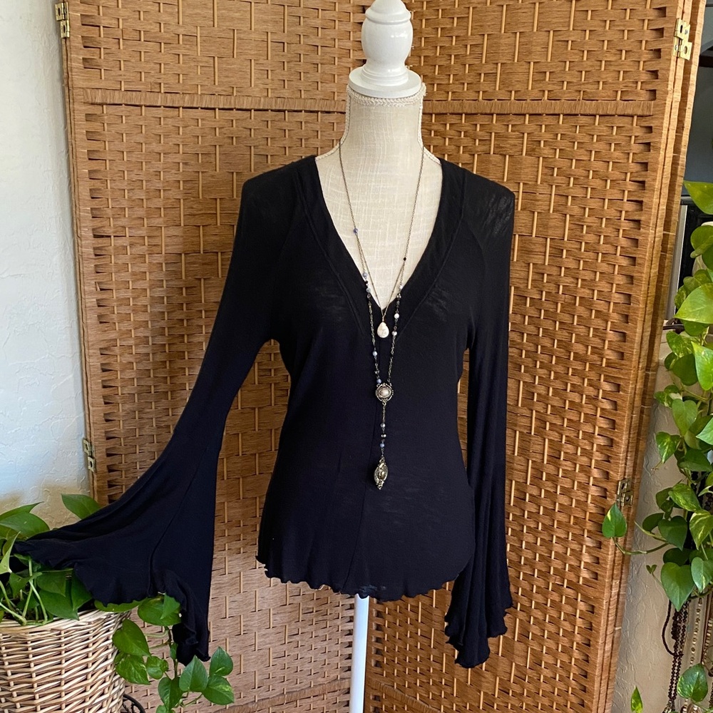 🎉 FREE PEOPLE INTIMATELY BOHO TOP‼️